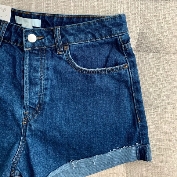 H&M High-Waist Button Up Denim - Picture 3 of 8